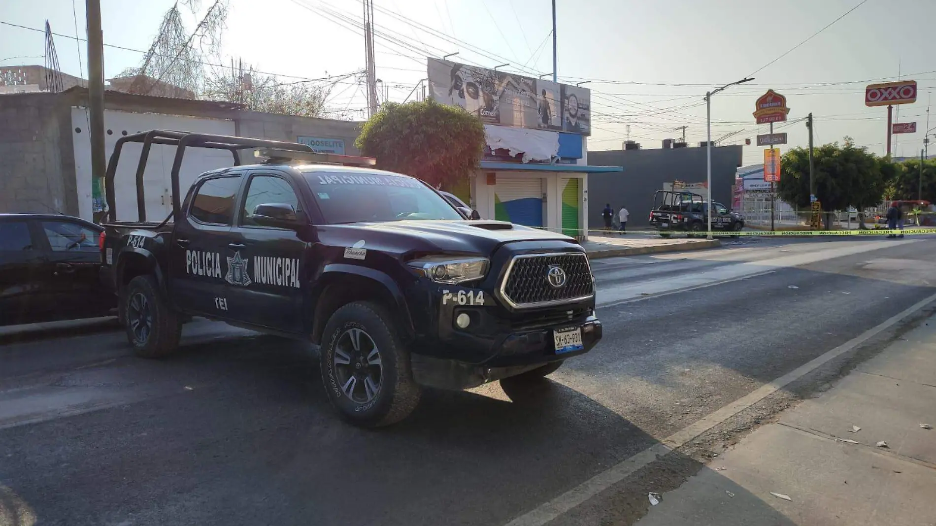 Tres personas asesinadas en taquería de Tehuacán